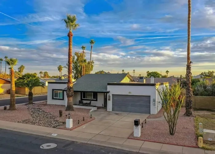 Kalani Oasis Paradise With Pool Holiday home Phoenix